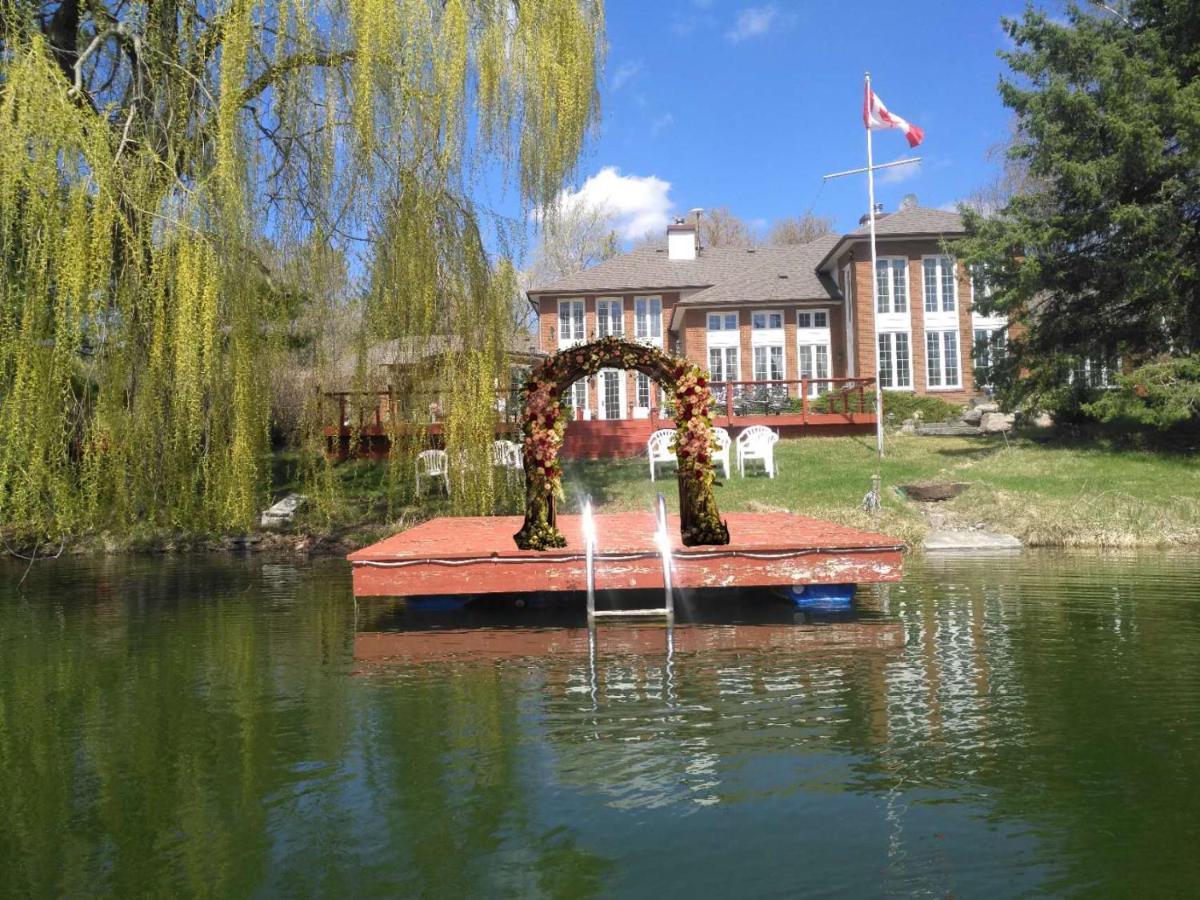 Lakeview Private Suite-Twin Or King Tottenham Exterior photo