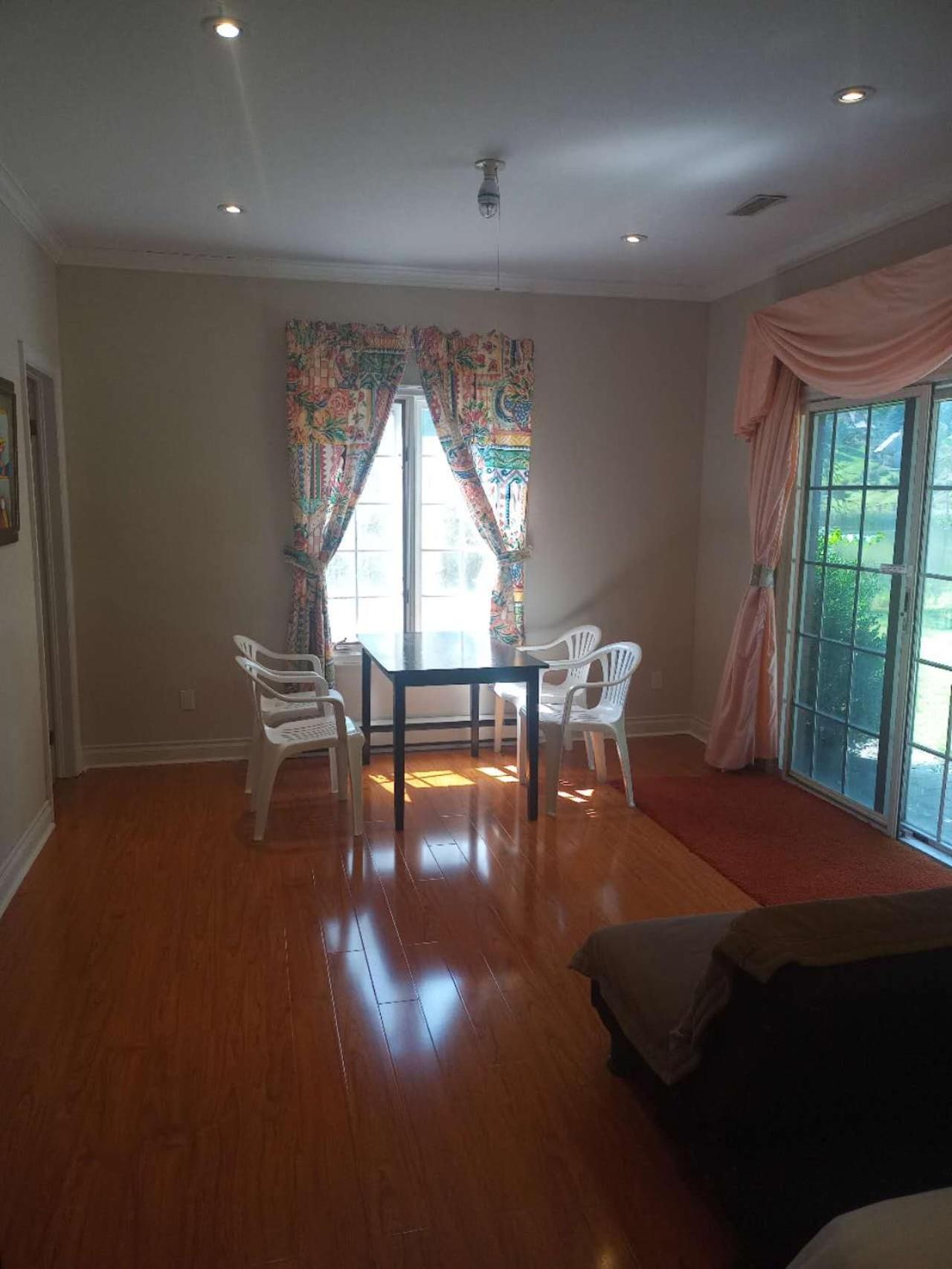 Lakeview Private Suite-Twin Or King Tottenham Exterior photo