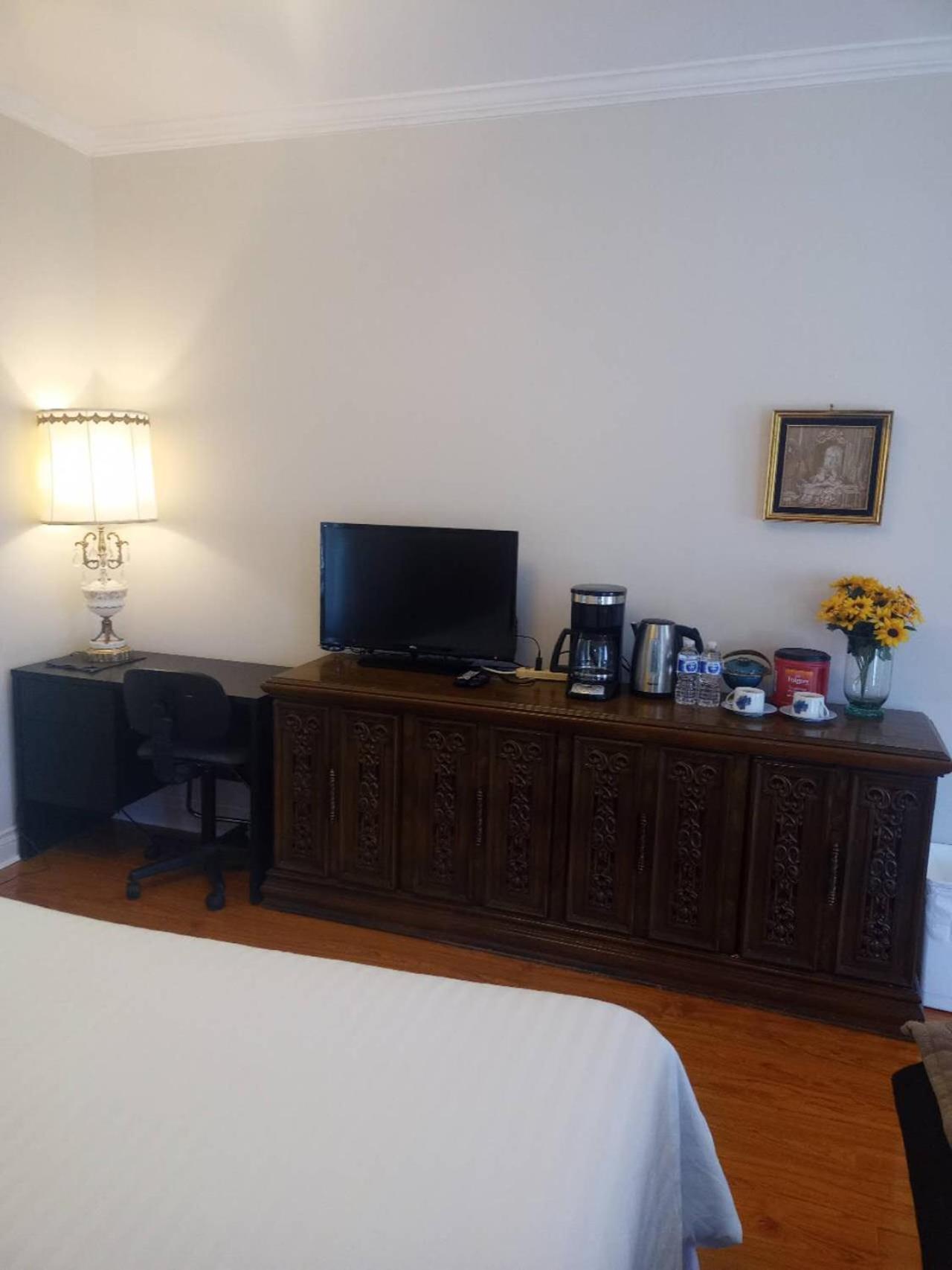 Lakeview Private Suite-Twin Or King Tottenham Exterior photo